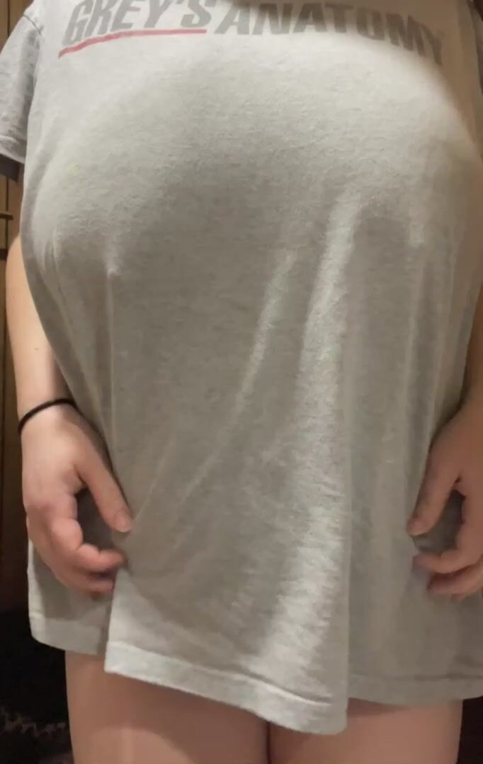 I feel alittle weird with my belly being shown more but hope it’s worth it for a few guys out there x