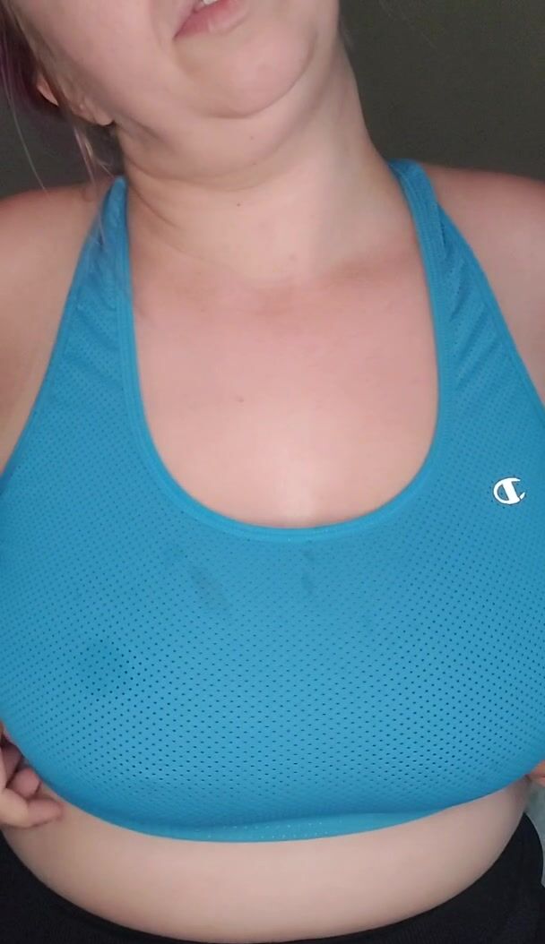 Play with my mom tits