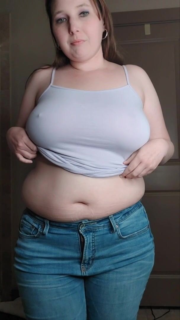 Ignore my muffin top and just look at my boobs okay? ????