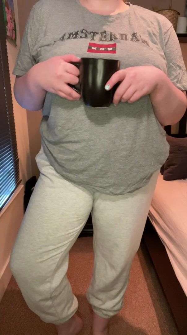 Morning routine from a chubby girl