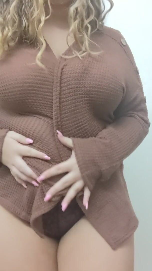 My body isn't perfect but I love showing it off to you