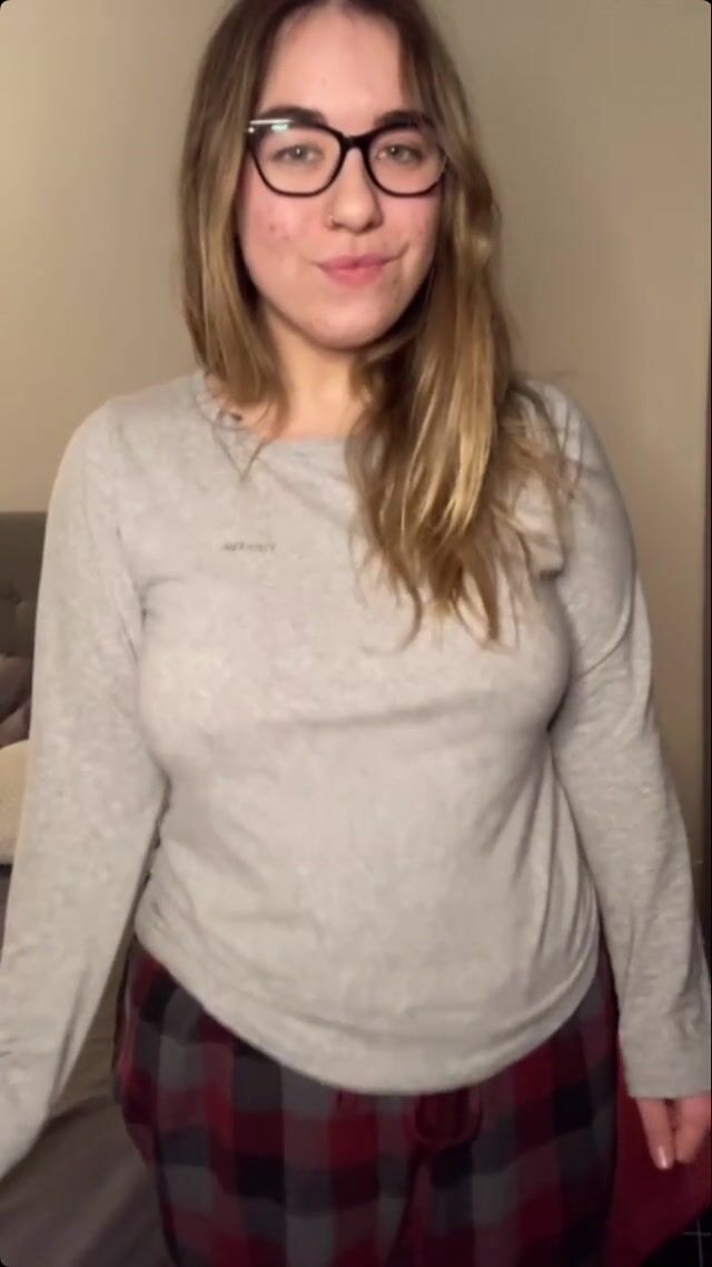 this took forever to edit but i thought somebody on here might like to watch my tits and tummy jiggle ???? i hope you like it !