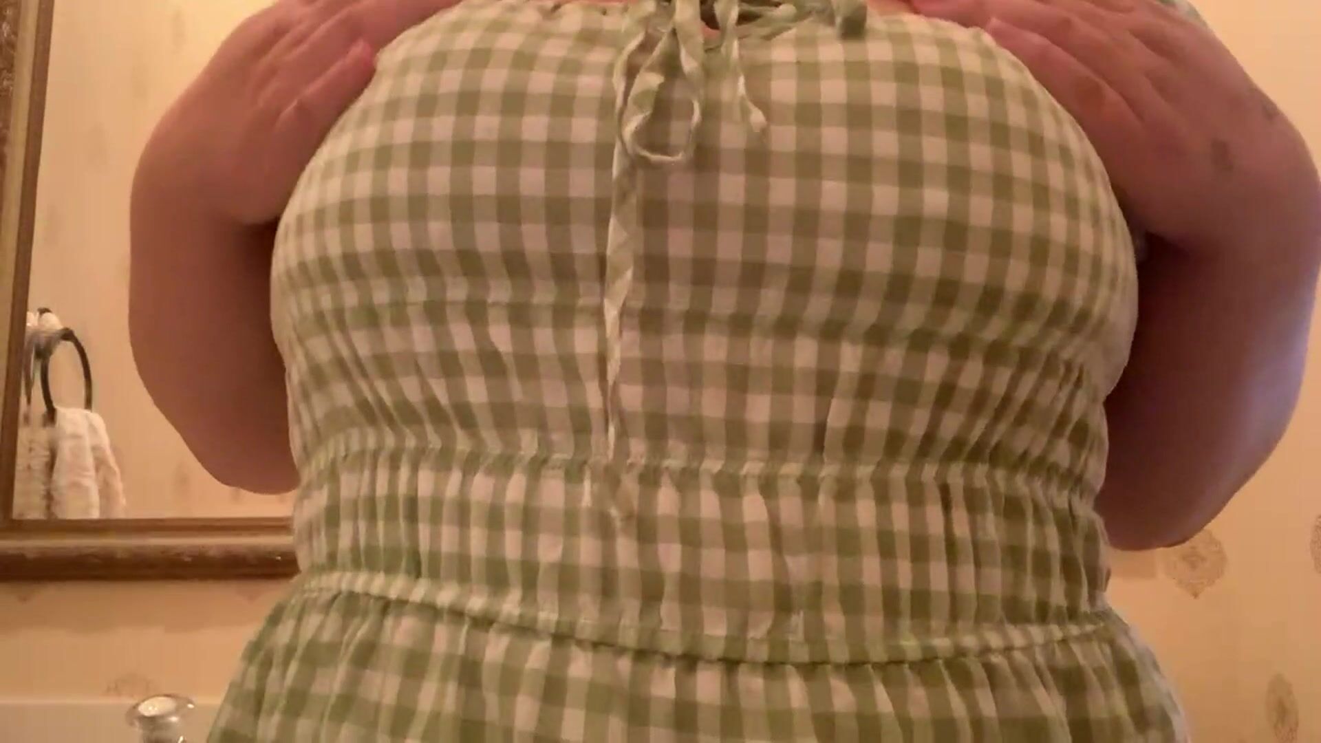 does this dress make my tits look cute ^_^?