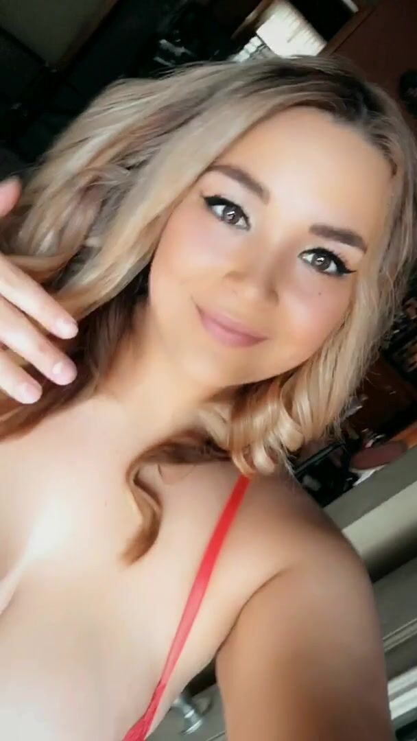 The early bird gets the worm, oops I meant the nudes!