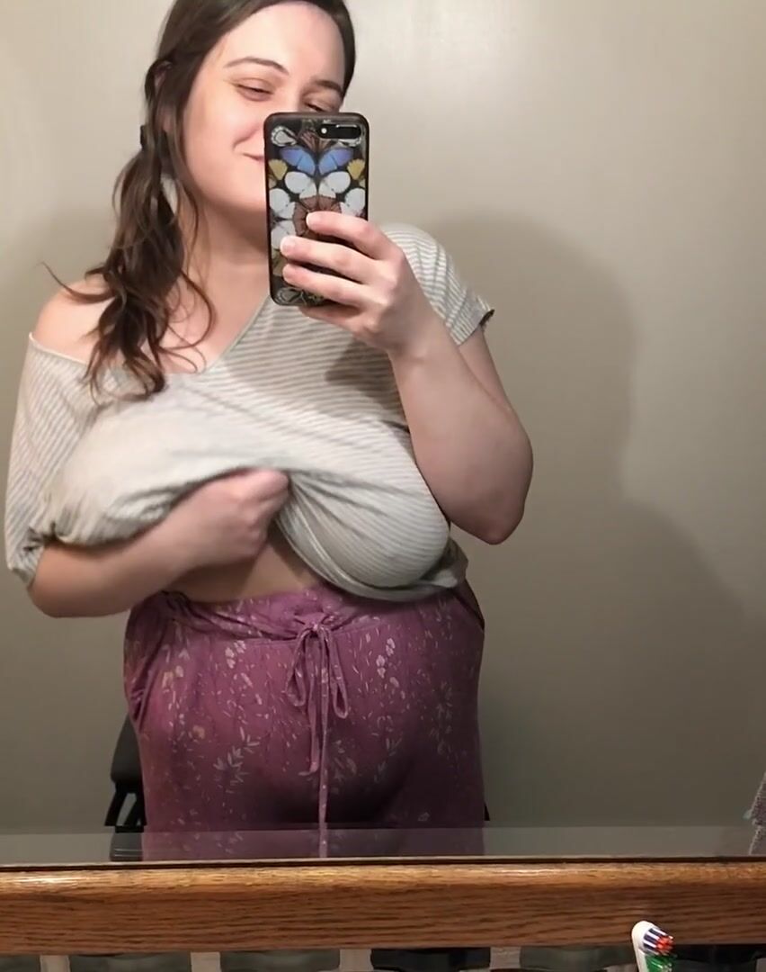 Sexy & she know it