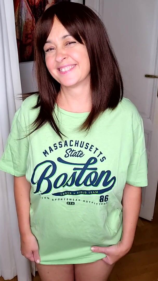 Cute Chubster Mom Bod & Big Natural Boobs! 5'3" ????