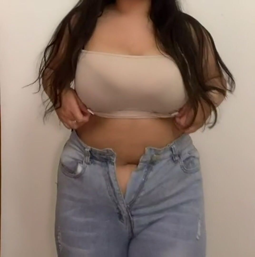 Are you into indian chubby girls like me?