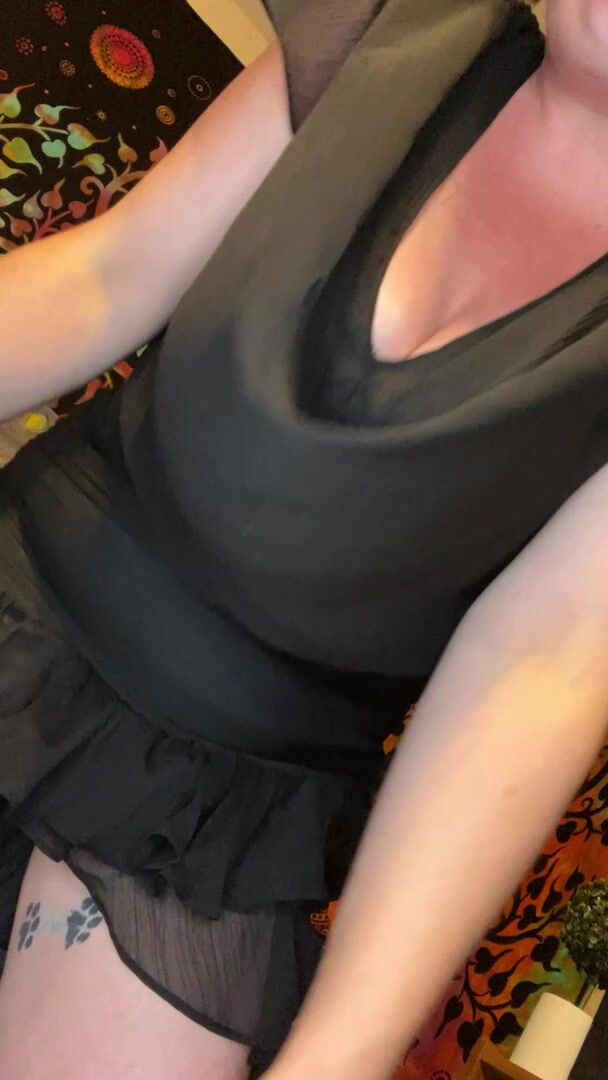 Would you like if a chubby girl like me flashed you?