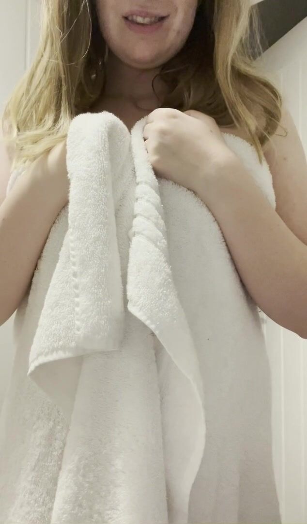 I hope you like chubby moms who love to show off…