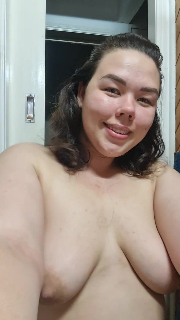 I hope you like my chubby body :3