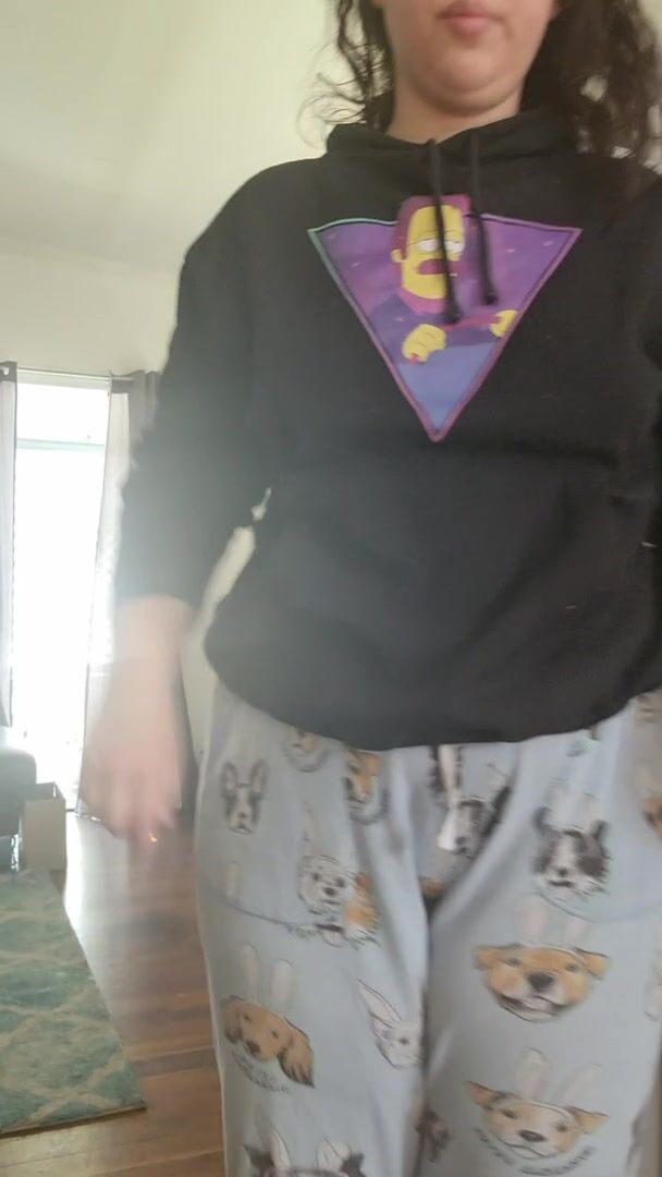 Don't mind my bed hair, I just came here to show you my plump body. I hope you like it!