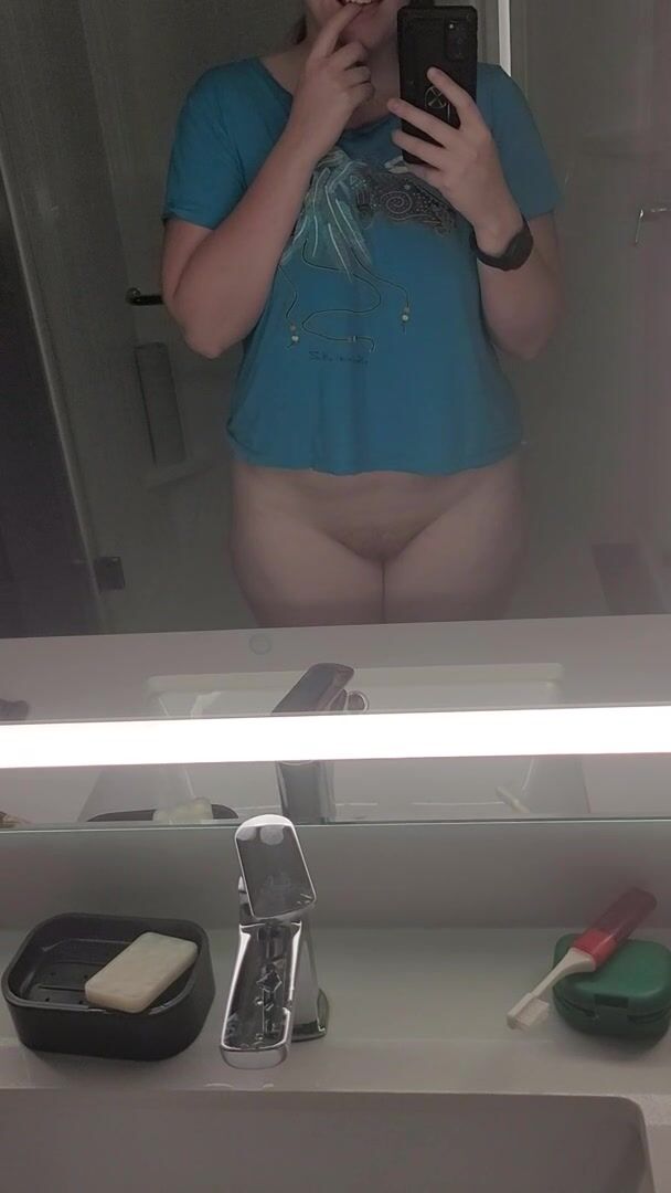 I've never been fucked in a hotel. All I can think about is being bent over ????